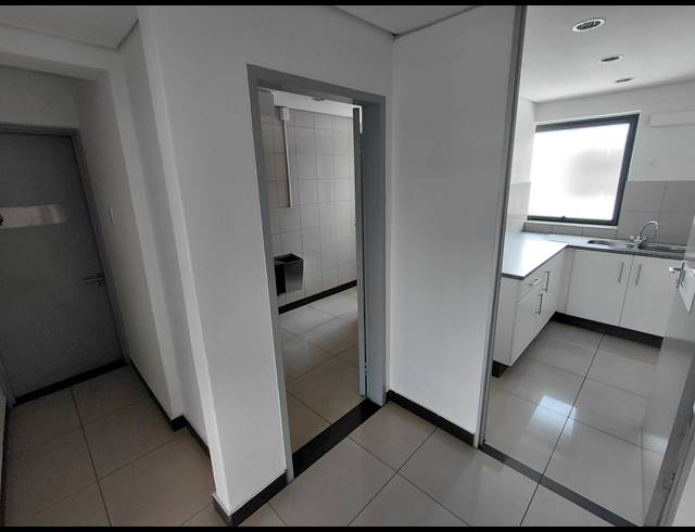 303M² OFFICE TO LET IN RANDJESPARK